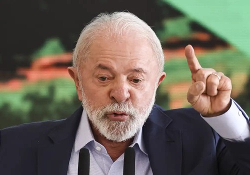 Lula telefona para Xi Jinping e conversam sobre ampliação de comércio