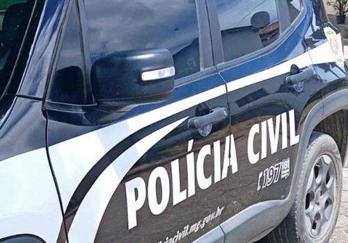 Professora que chutou aluno de 5 anos em sala de aula é indiciada por maus-tratos em MG
