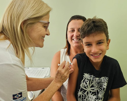 Patos de Minas intensifica combate à dengue com Dia D de vacinação e conscientização